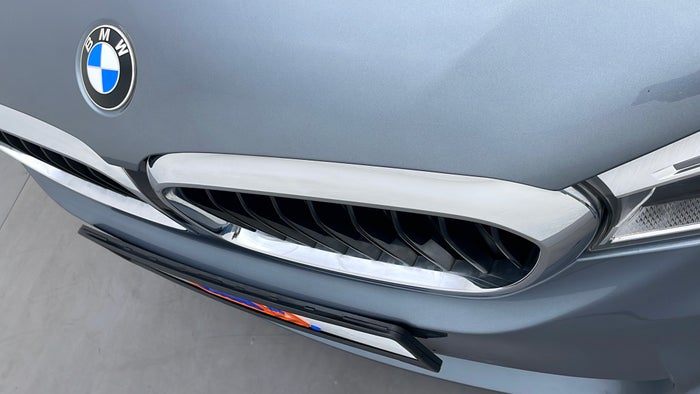 BMW 530I-Grill Scratch