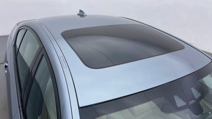 BMW 530I-Roof/Sunroof View