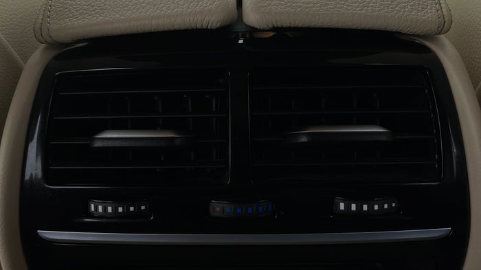 BMW 530I-Rear AC Vents