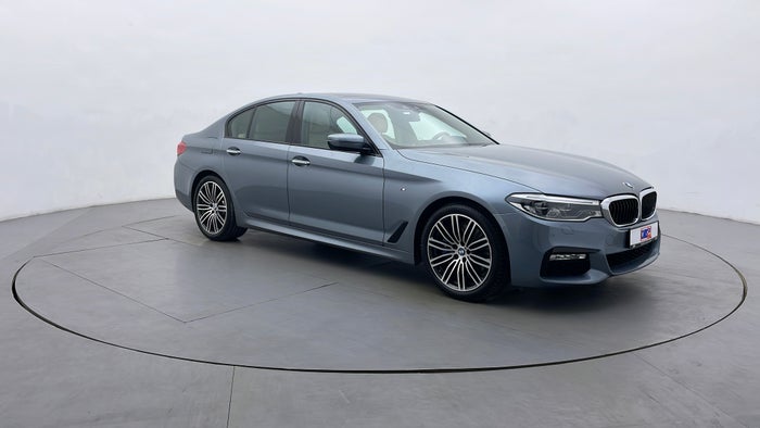BMW 530I-Right Front Diagonal (45- Degree) View