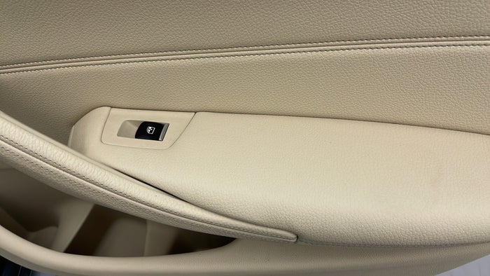 BMW 530I-Door Interior RHS rear Scratch