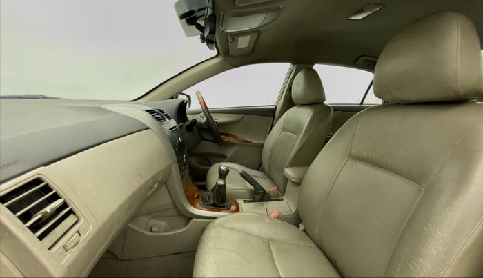 2011 Toyota Corolla Altis GL PETROL, Petrol, Manual, 94,719 km, Right Side Front Door Cabin