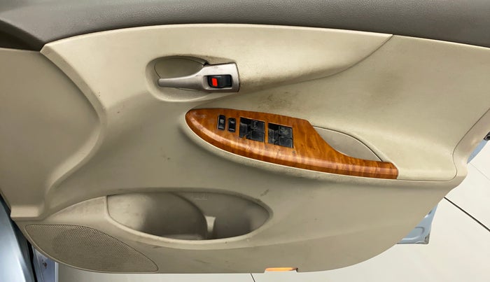 2011 Toyota Corolla Altis GL PETROL, Petrol, Manual, 94,719 km, Driver Side Door Panels Control