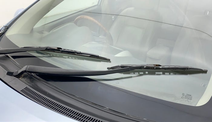2011 Toyota Corolla Altis GL PETROL, Petrol, Manual, 94,719 km, Front windshield - Wiper Blade Broken/Rusted