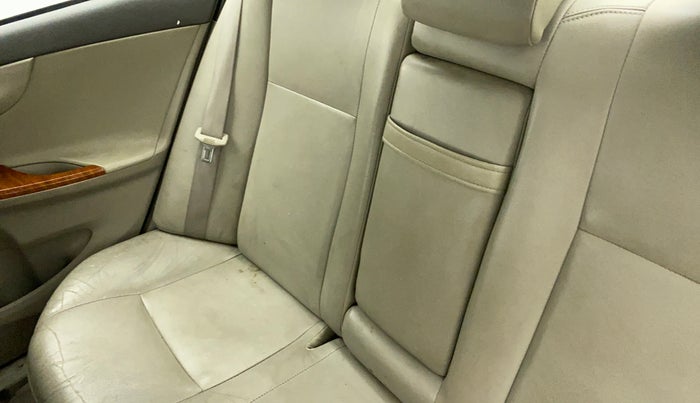 2011 Toyota Corolla Altis GL PETROL, Petrol, Manual, 94,719 km, Second-row right seat - Cover slightly stained