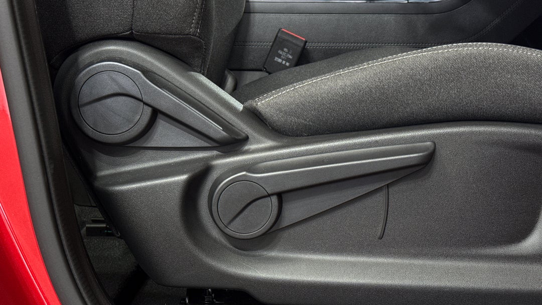 2025 Chery Tiggo 4 Urban, Automatic, 4117 km, Drivers Side Adjustment Panel