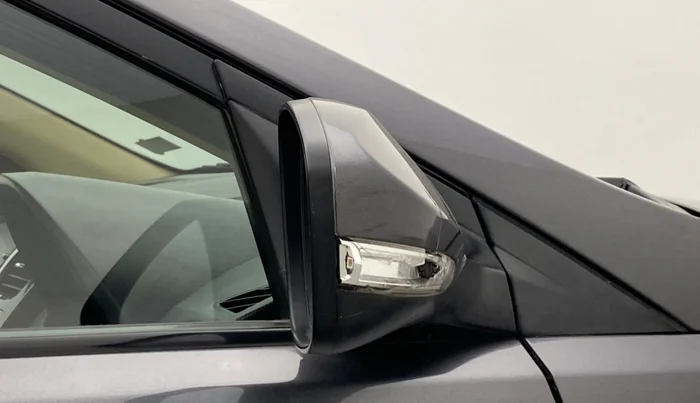 2013 Hyundai Verna FLUIDIC 1.6 SX VTVT, Petrol, Manual, 52,704 km, Right rear-view mirror - Indicator light has minor damage