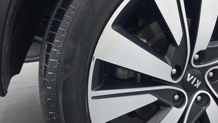 KIA SPORTAGE-Alloy Wheel RHS Rear Scratch