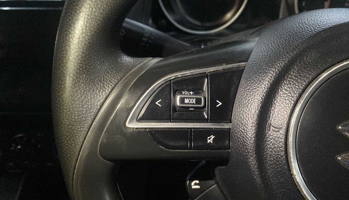 2018 Maruti Swift VDI, Diesel, Manual, 74,754 km, Steering wheel - Phone control not functional