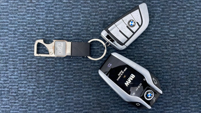 BMW 750LI-Key Close-up