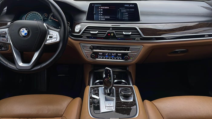 BMW 750LI-Center Console