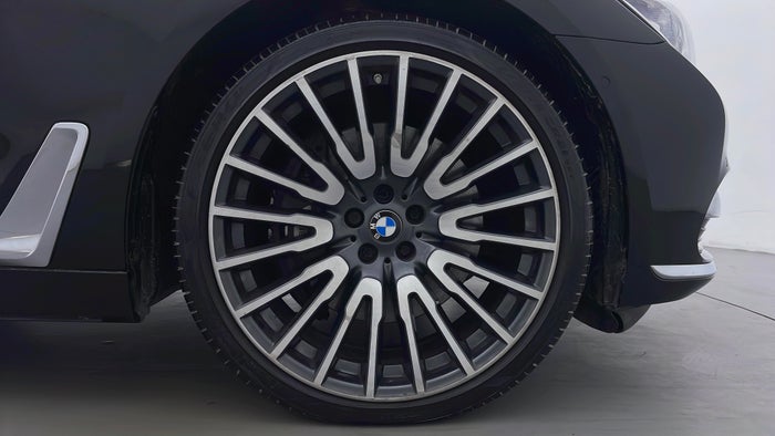 BMW 750LI-Right Front Tyre