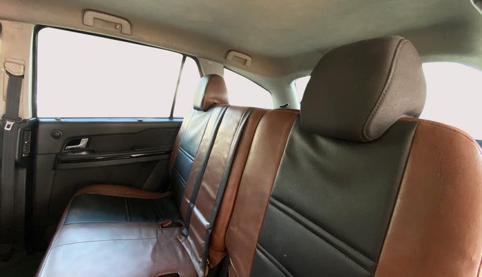 2017 Tata Hexa Varicor 320 XE, Diesel, Manual, Right Side Rear Door Cabin
