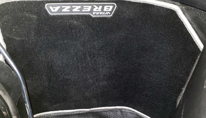 2018 Maruti Vitara Brezza ZDI, Diesel, Manual, 73,882 km, Flooring - Minor discolouration