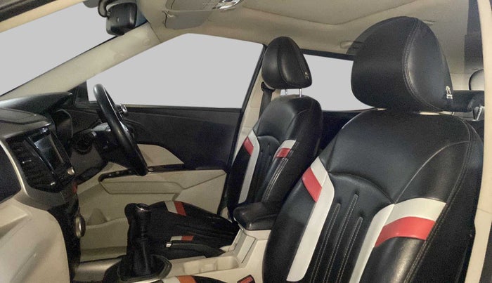 2019 Mahindra XUV300 1.2 W8 OPT, Petrol, Manual, 61,996 km, Right Side Front Door Cabin