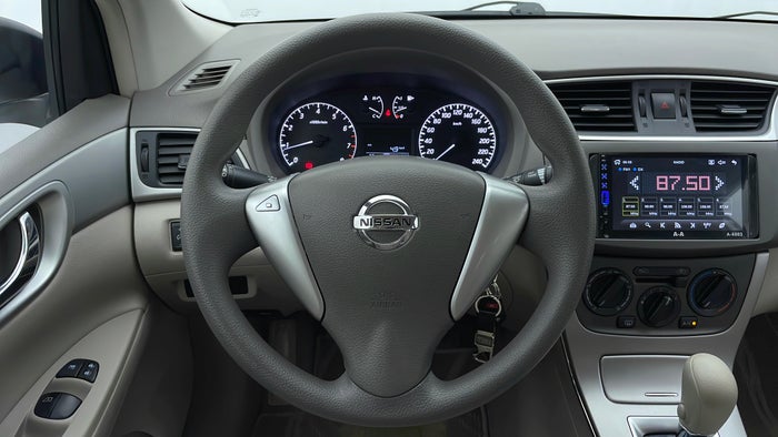 NISSAN TIIDA-Steering Wheel Close-up