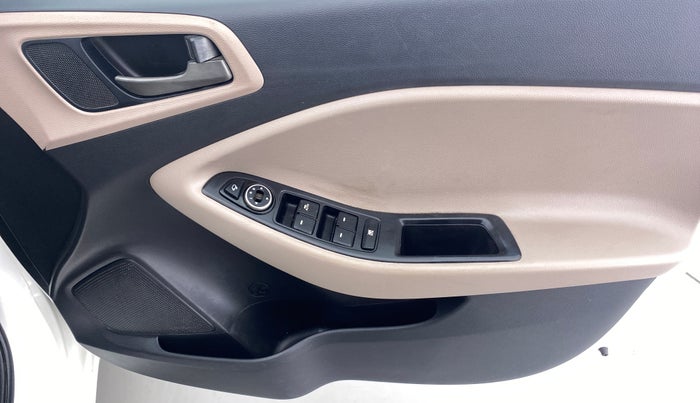 2016 Hyundai Elite i20 1.4 CRDI ASTA (O), Diesel, Manual, 66,791 km, Driver Side Door Panels Control