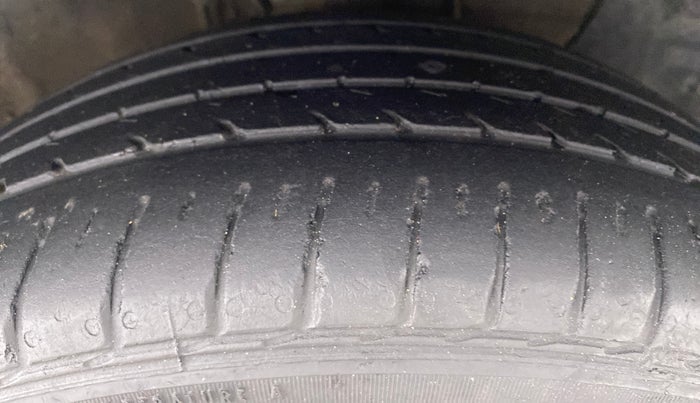 2016 Hyundai Elite i20 1.4 CRDI ASTA (O), Diesel, Manual, 66,791 km, Right Front Tyre Tread