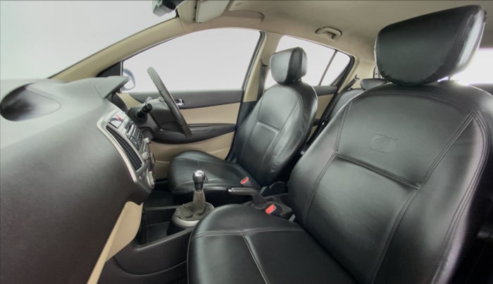 2013 Hyundai i20 SPORTZ 1.2 VTVT, Petrol, Manual, 63,421 km, Right Side Front Door Cabin