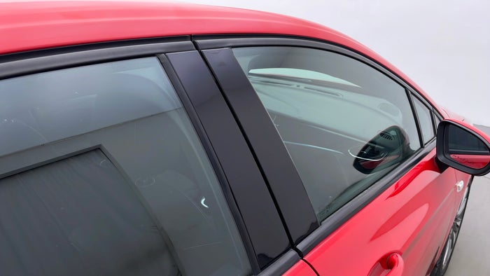 OPEL ASTRA-Pillar RHS B Scratch