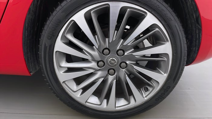 OPEL ASTRA-Alloy Wheel LHS Rear Scratch