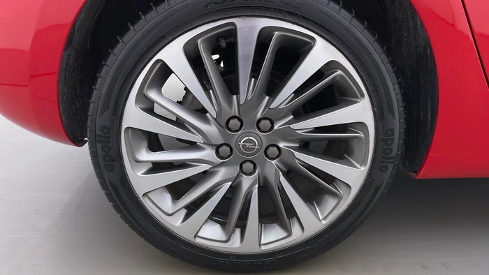 OPEL ASTRA-Alloy Wheel RHS Rear Scratch