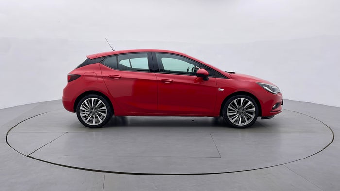 OPEL ASTRA-Right Side View