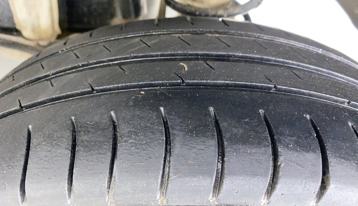 2015 Maruti Alto K10 LXI CNG, CNG, Manual, 80,208 km, Left Rear Tyre Tread