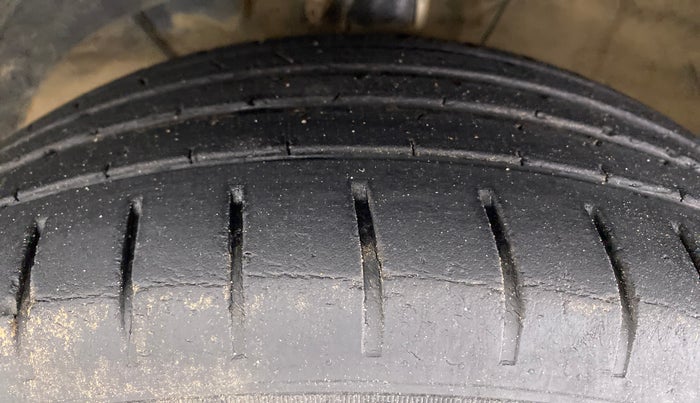 2019 Maruti Baleno ALPHA PETROL 1.2, Petrol, Manual, 47,770 km, Left Front Tyre Tread