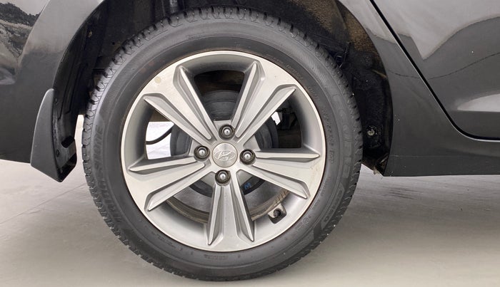 2018 Hyundai Verna 1.6 SX VTVT, Petrol, Manual, 21,745 km, Right Rear Wheel
