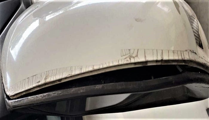 2014 Maruti Swift Dzire VXI, CNG, Manual, 82,286 km, Right rear-view mirror - Cover has minor damage