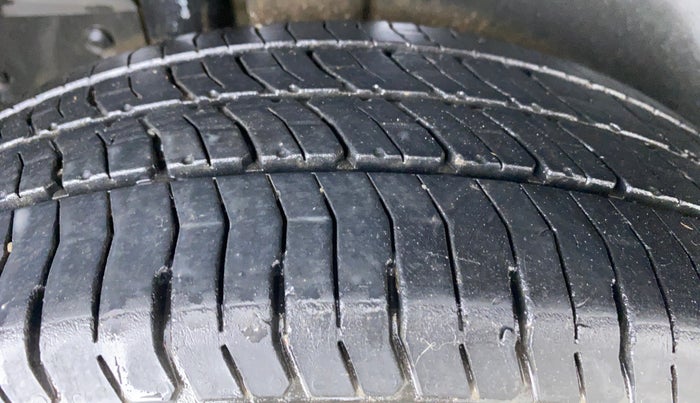 2018 Maruti Ertiga VXI, Petrol, Manual, 65,982 km, Right Rear Tyre Tread