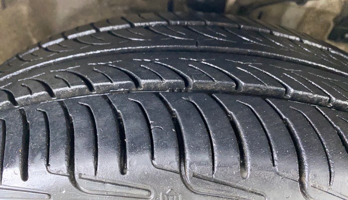 2018 Maruti Ertiga VXI, Petrol, Manual, 65,982 km, Right Front Tyre Tread