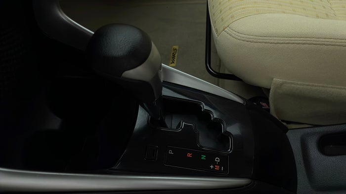 TOYOTA YARIS-Gear Lever