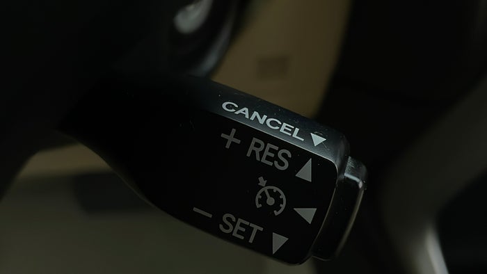 TOYOTA YARIS-Cruise Control