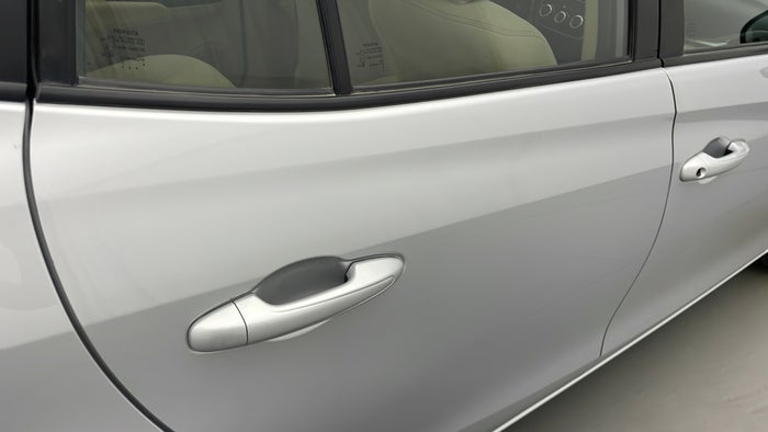TOYOTA YARIS-Door Exterior RHS Front Scratch
