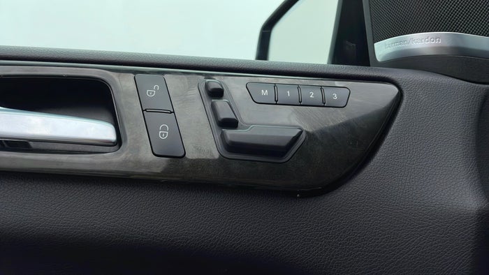 MERCEDES BENZ GL 500-Driver Side Adjustment Panel
