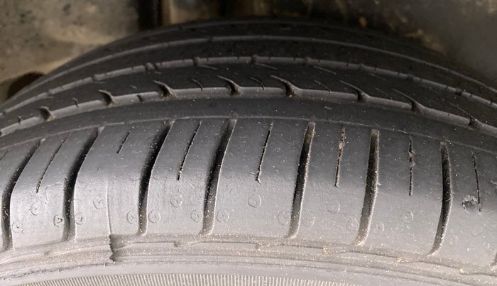 2016 Maruti Ciaz ZXI PLUS, Petrol, Manual, 73,792 km, Right Rear Tyre Tread