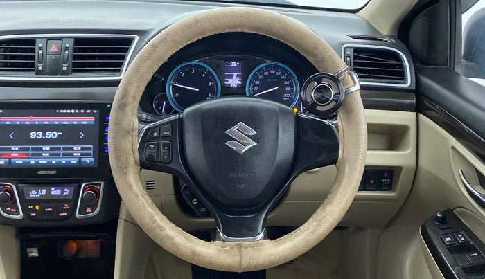 2016 Maruti Ciaz ZDI+ SHVS, Diesel, Manual, 98,473 km, Steering Wheel Close Up
