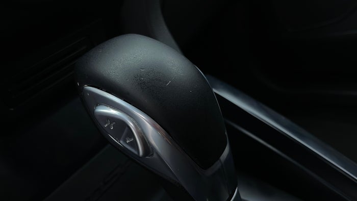 FORD ECOSPORT-Gear lever Knob Scratch