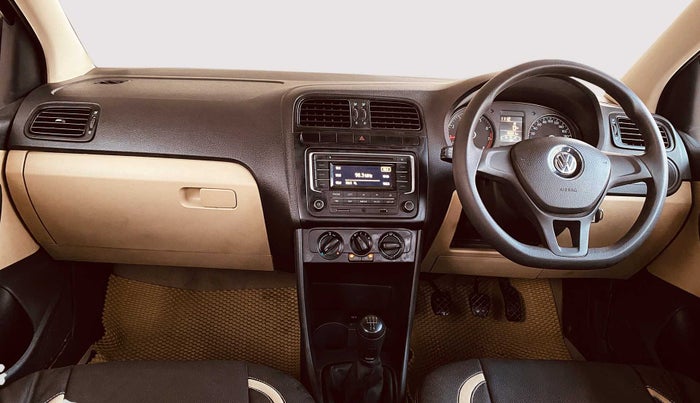 2016 Volkswagen Ameo COMFORTLINE 1.2, Petrol, Manual, 15,358 km, Dashboard
