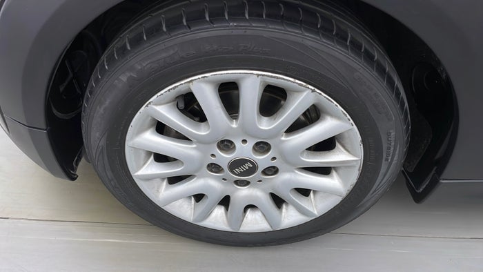 MINI COOPER-Alloy Wheel LHS Front Scratch