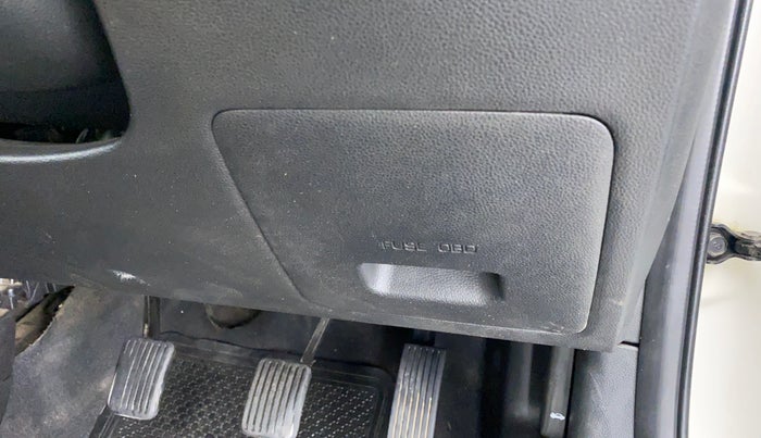 2014 Hyundai Grand i10 SPORTZ 1.2 KAPPA VTVT, Petrol, Manual, 56,322 km, Dashboard - Fuse box cover missing