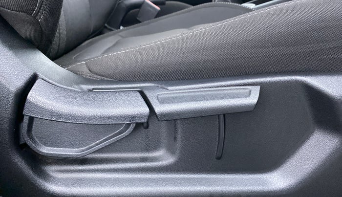 2021 Hyundai VENUE 1.0L Turbo GDI SX MT, Petrol, Manual, 7,183 km, Driver Side Adjustment Panel