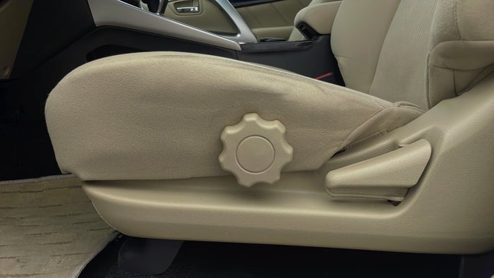 MITSUBISHI MONTERO SPORT-Driver Side Adjustment Panel