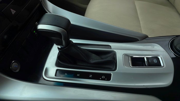 MITSUBISHI MONTERO SPORT-Gear Lever