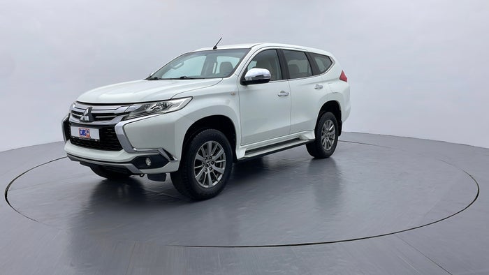 MITSUBISHI MONTERO SPORT-Left Front Diagonal (45- Degree) View