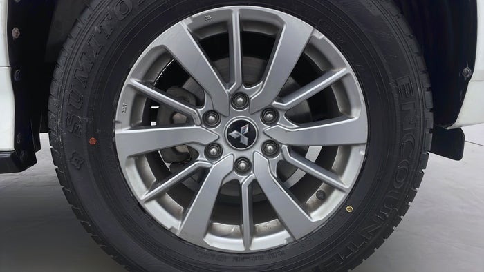 MITSUBISHI MONTERO SPORT-Alloy Wheel RHS Front Scratch