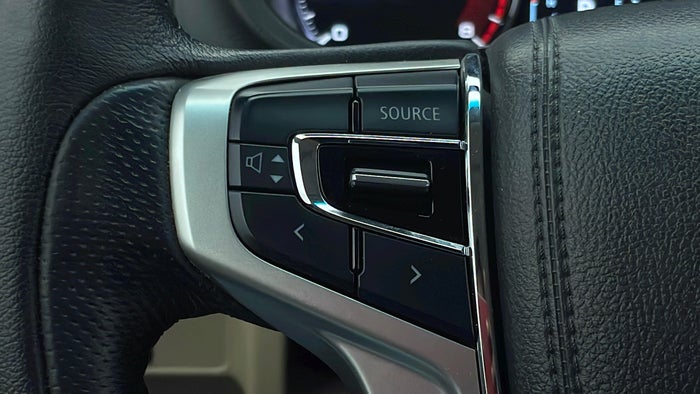 MITSUBISHI MONTERO SPORT-Drivers Control