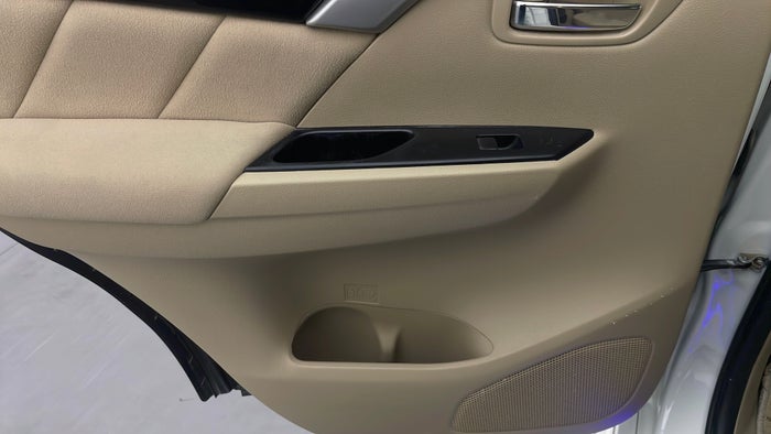 MITSUBISHI MONTERO SPORT-Door Interior LHS rear Scratch